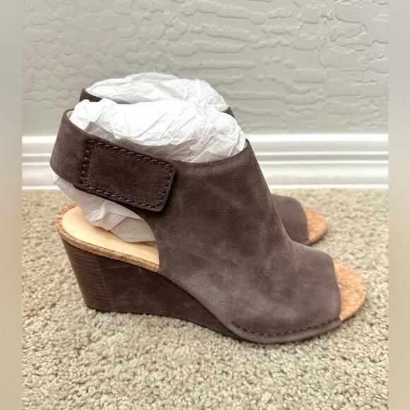 🆕 CLARKS | Taupe Suede Cork Wedge Slingback Wedge Heel Sandals | Women’s 9 - Picture 1 of 8